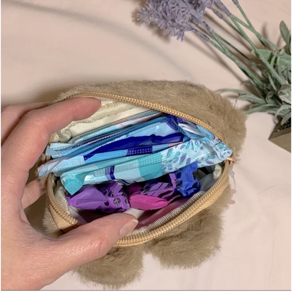 NWT Super furry dog pouch, OS, brown - Picture 3 of 9